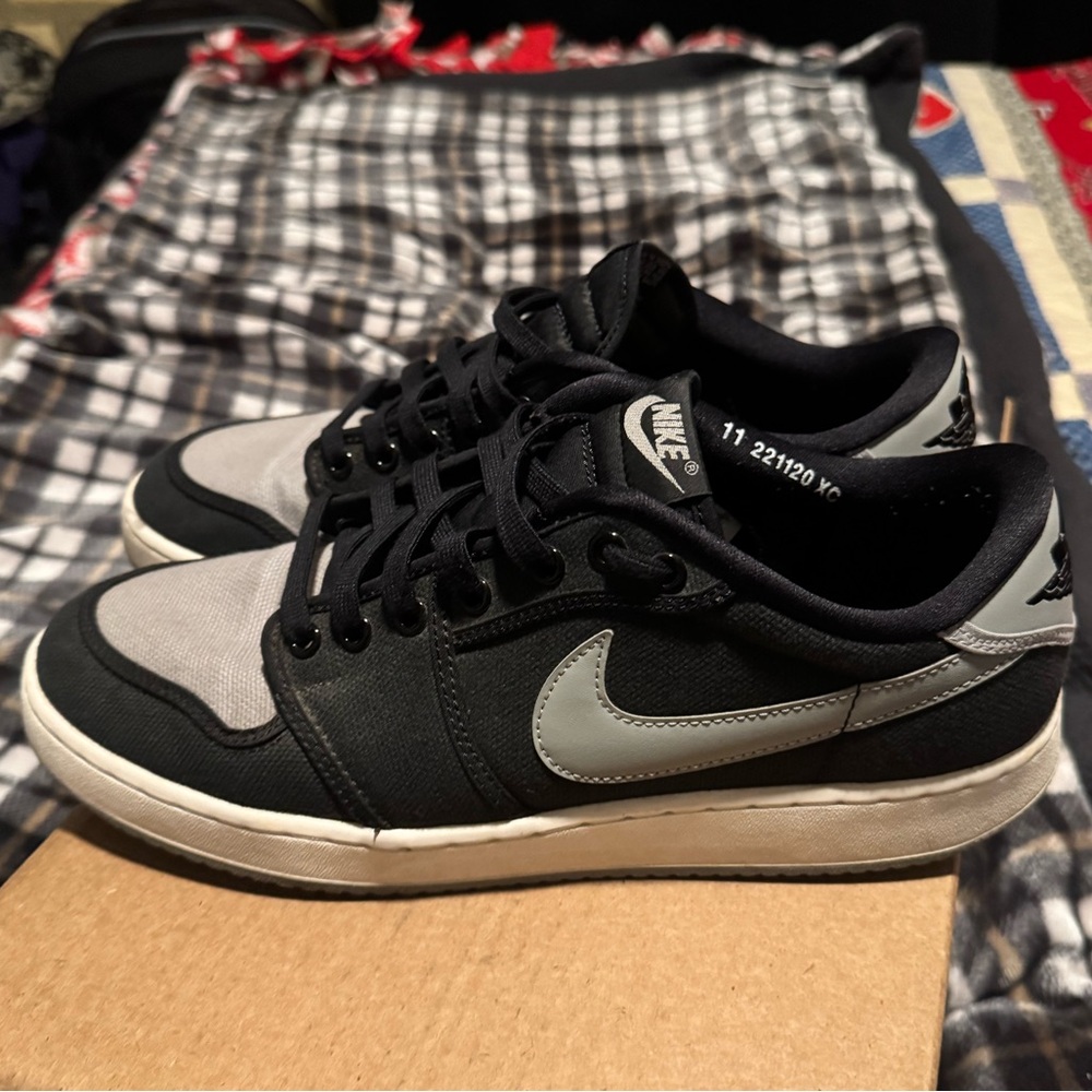 Air Jordan 1 Retro AJKO Low Shadow Sz 11